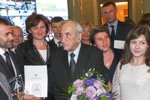 2012-10-22 • Tadeusz Mazowiecki - gość specjalny Gali Przedsiębiorczości 2012 na zdjęciu z przedstawicielami naszej szkoły
