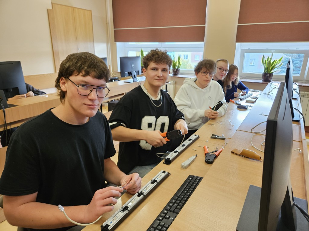 Zdjęcie pracowni komputerowej