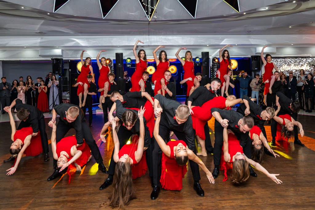 Tango w wykonaniu tegorocznych maturzystów Konarskiego