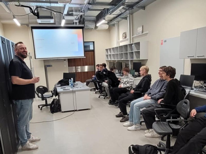 Uczniowie Konarskiego podczas warsztatów