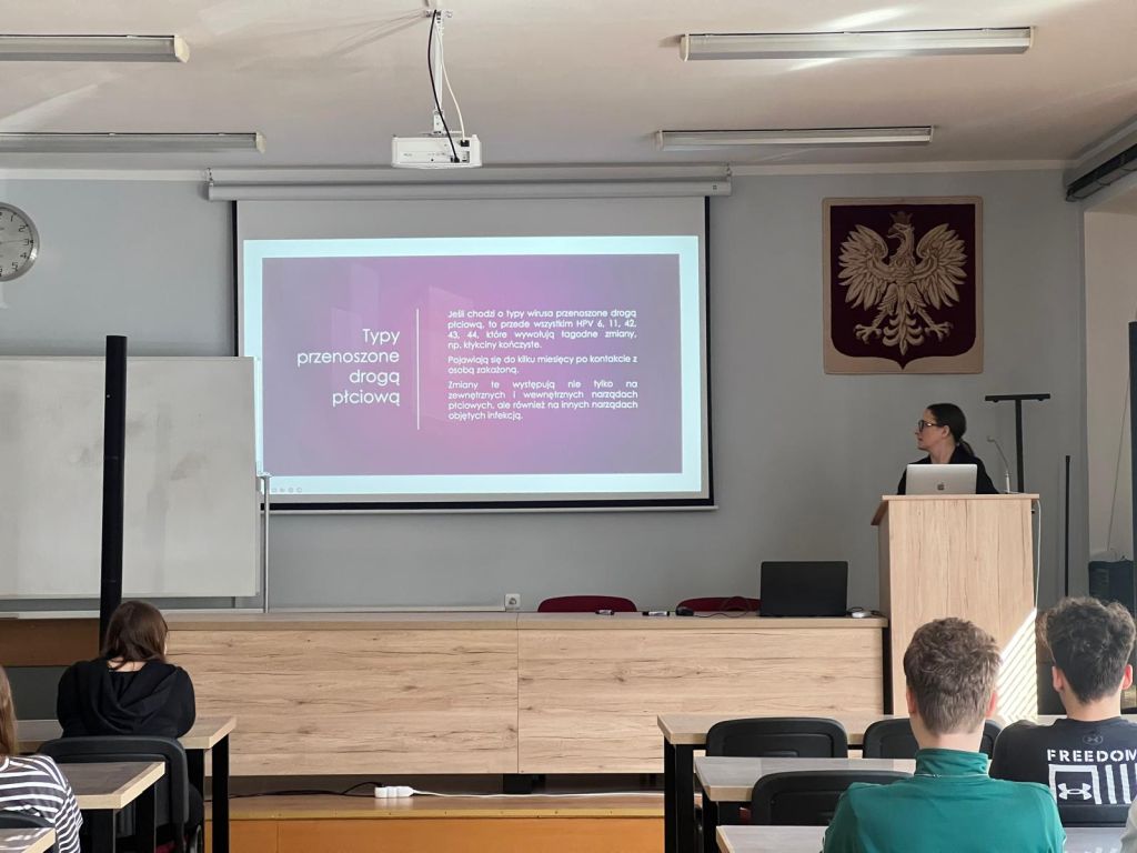 Katarzyna Majka podczas spotkania z uczniami Konarskiego